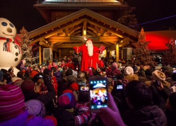 Noel Baba Finlandiya’daki evinden ayrıldı