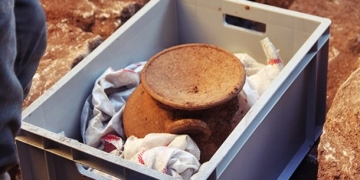 İnşaat Alanında Helenistik Döneme Ait  Ölü Saklama Kabı Bulundu