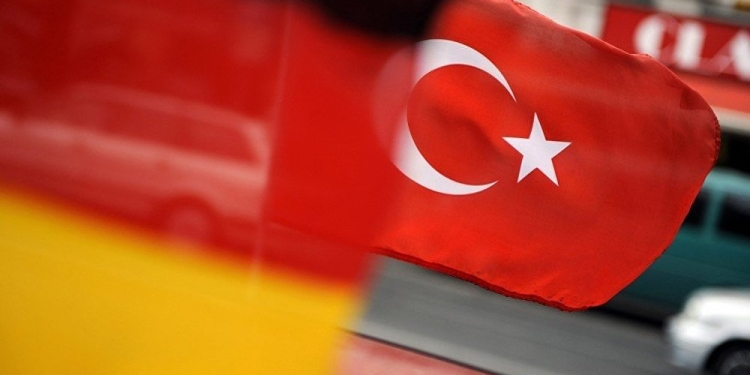 "Türkiye'ye gitmeyin" diyen Almanya, seyahat uyarısını hafifletti!