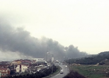 İstanbul Beylikdüzü’nde helikopter düştü / Son Dakika