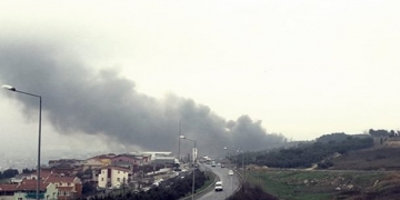 İstanbul Beylikdüzü’nde helikopter düştü / Son Dakika