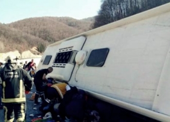 Son Dakika! İnegöl’de sendika üyelerini taşıyan otobüs devrildi