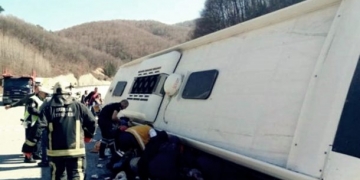 Son Dakika! İnegöl’de sendika üyelerini taşıyan otobüs devrildi