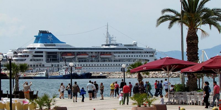 Çeşme Kruvaziyer Gemisi