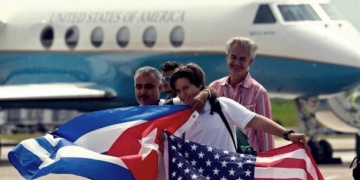 Küba'da bayrakların yakılması yasak