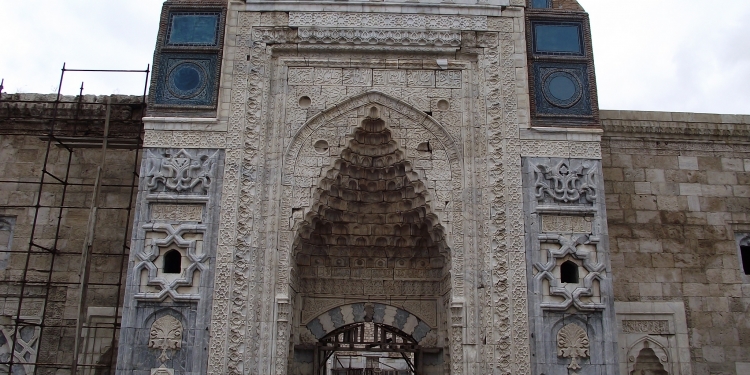 Selçuklu Dönemi 750 Yıllık Çinilerin Temizliğinde Tarihi Rezillik 1 Sivas Gök Medrese Cami