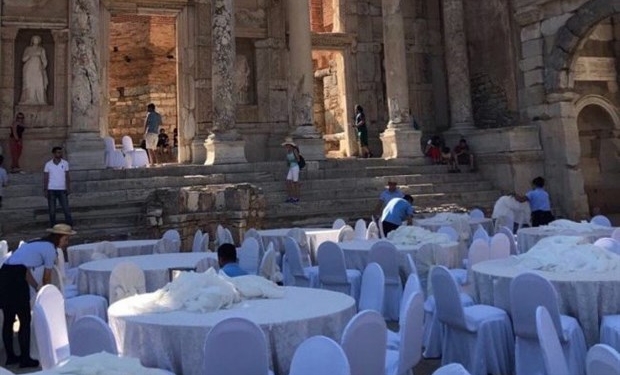 Efes Antik Kentinde Sünnet Düğünü İddiası