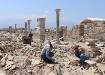 gladyatörlerin-arenasi-laodikya