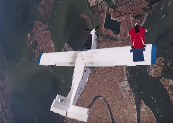 Venedik Semalarında Wingsuit