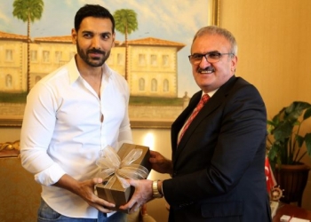 Ünlü Bollywood yıldızı Abraham Antalya’da