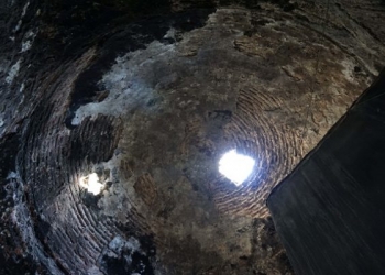 Tarihi Büyük Valide Han’ın kubbesini zıplayarak çökerttiler!