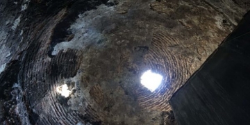 Tarihi Büyük Valide Han’ın kubbesini zıplayarak çökerttiler!