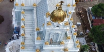 İbadete açılan ‘Demir Kilise’ye ziyaretçi akını!