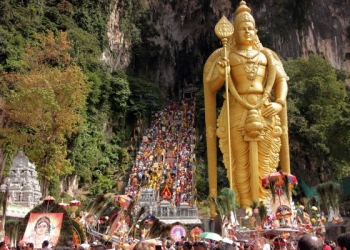 Hindular, Malezya’da Thaipusam bayramını kutladı!