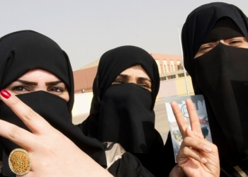 Suudi Arabistan’da kadınlar tek başlarına seyahat edebilecek!