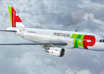 TAP Portugal’ın yolcu uçağı kuş sürüsüne daldı!