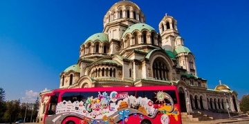 ‘Gençlik Otobüsü’ dünyayı gezecek 40 gencin peşinde!