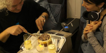 Derya Köroğlu ve eşi Phuket’te detoks kampına girdi!