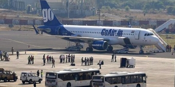 GoAir’in uçağı, Hindistan semalarında kuş sürüsüne daldı!