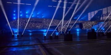 Lufthansa yenilenen imajını muhteşem bir şovla tanıttı