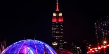 New York’un simgesi Empire State THY ile kırmızı-beyaza büründü