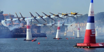 Michael Goulian, Dubai Air Race’de sürpriz yaptı!