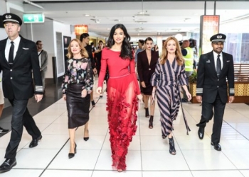 Virgin Australia uçağında 10 bin metrede moda tanıtımı!