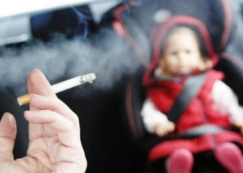 Yunanistan’da çocuklu arabada sigara içene büyük ceza geliyor!