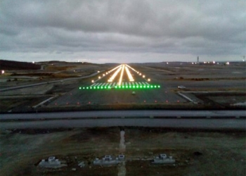 İstanbul’un 3. havalimanının pist ışıkları yandı!