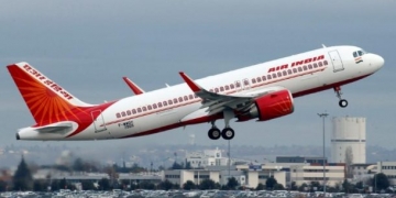 Air India’da amirden, kabin memuruna tokat!