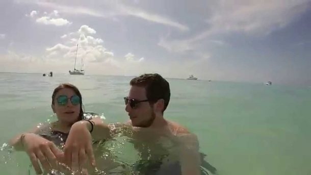 Calvin Harris eski sevgilisiyle Cancunda 610x343