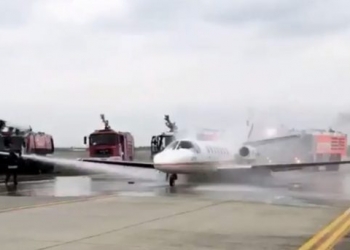 Kerimcan Durmaz uçakta korku dolu anlar yaşadı!