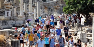 Türkiye'yi ziyaret eden turist sayısı yüzde 32 arttı