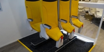 Uçakta devrime az kaldı.. Ayakta yolcu alınacak!