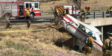 ABD’de uçak acil iniş için otoyolu seçti !