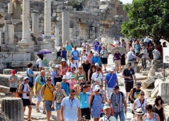 Türkiye'ye 180 ülkeden 7.8 milyon turist geldi!