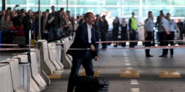 Şüpheli valiz Atatürk Havalimanı’nda panik yarattı!
