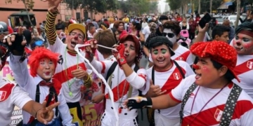 Peru’nun başkenti Lima’yı palyaçolar bastı!