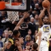 NBA'de Warriors'un kupaya uzanmasına bir maç kaldı! 12 NBA’de Warriors’un kupaya uzanmasına bir maç kaldı!