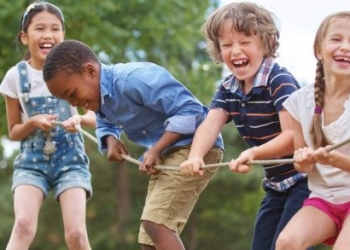 Ailelerin çocukları için yaz tatili tercihi yurt dışı kampları!