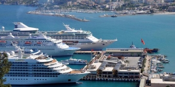 Kuşadası, kruvaziyer gemilerin yeni gözdesi oldu