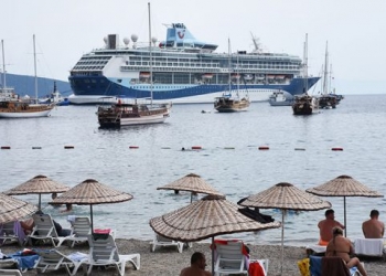 Bodrum kruvaziyerle gelen turistlerin akınına uğradı