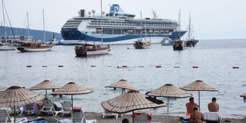 Bodrum kruvaziyerle gelen turistlerin akınına uğradı