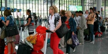 Rus turizmcilerin tepki gösterdiği yasa tasarısı geri çekildi!