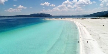 Türkiye'nin Maldivler'i Salda Gölü 500 bin turist bekliyor