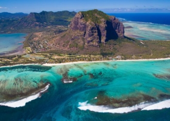 Afrika’nın tatil cenneti Mauritius’un trekking ile ünlü dağı: Le Morne Brabant