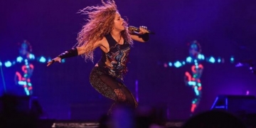 İstanbul’da konser veren Shakira, Vodafone Park’ı salladı!