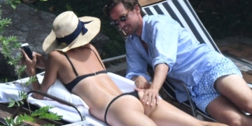 Sharapova ve sevgilisi Alexander Gilkas İtalya Plajlarını salladı!