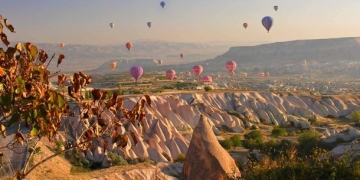 Turist akınına uğrayan Kapadokya altın yılını yaşıyor!