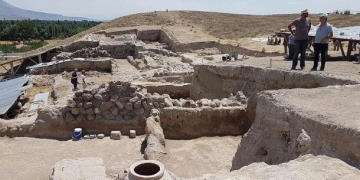 Kınık Höyük’te 2100 yıllık bir tapınak ortaya çıkarıldı!